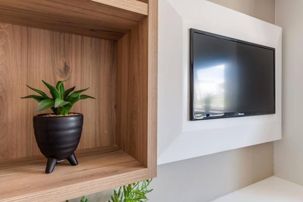 2nd Floor Unit With Aircon, Parking And Pool! Appartement *