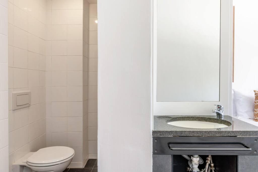 2nd Floor Unit With Aircon, Parking And Pool!